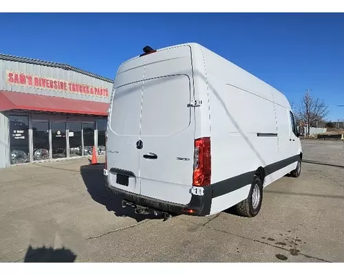 MERCEDES-BENZ SPRINTER Used Trucks