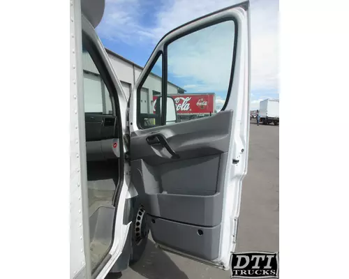 MERCEDES-BENZ Sprinter Door Assembly, Front