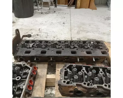 MERCEDES MBE 906 Cylinder Head