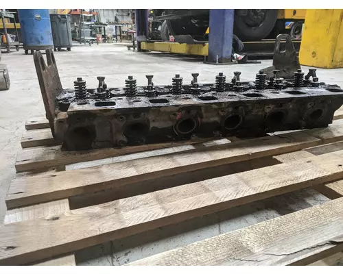 MERCEDES MBE 926 Cylinder Head