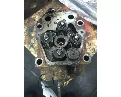 MERCEDES MBE4000 CYLINDER HEAD