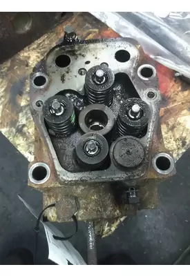 MERCEDES MBE4000 CYLINDER HEAD