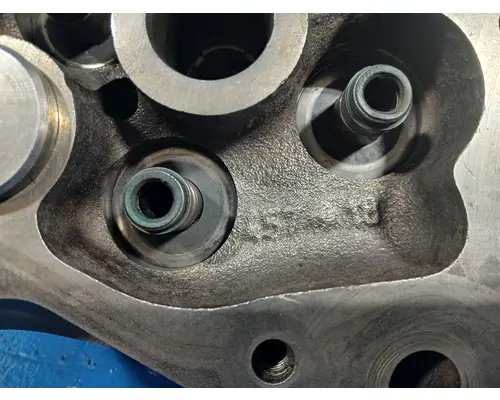 MERCEDES MBE4000 Cylinder Head