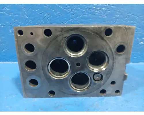 MERCEDES MBE4000 Cylinder Head