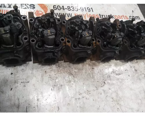 MERCEDES MBE4000 Cylinder Head