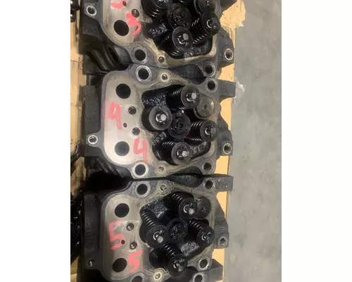 MERCEDES MBE4000 Cylinder Head