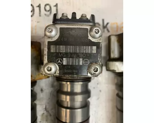 MERCEDES MBE4000 Fuel Injector