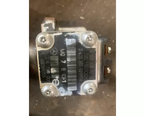 MERCEDES MBE4000 Fuel Injector