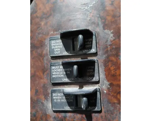 MERCEDES MBE4000 Instrument Cluster