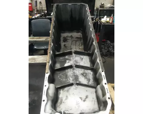 MERCEDES MBE4000 OIL PAN