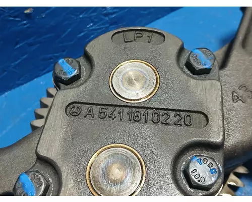 MERCEDES MBE4000 Oil Pump