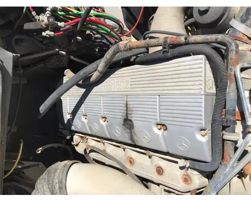 MERCEDES MBE4000 Valve Cover