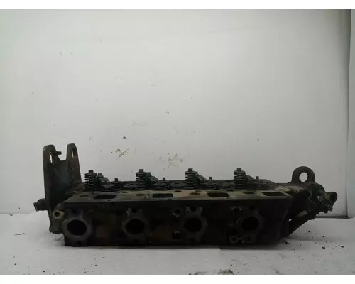 MERCEDES MBE900 Cylinder Head