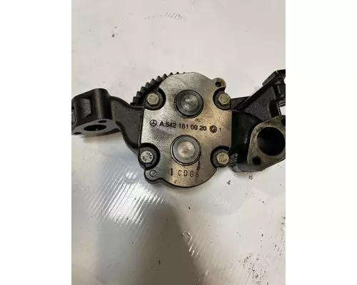 MERCEDES OM460 Oil Pump