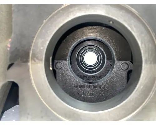 MERCEDES OM906 EGR Cylinder Block