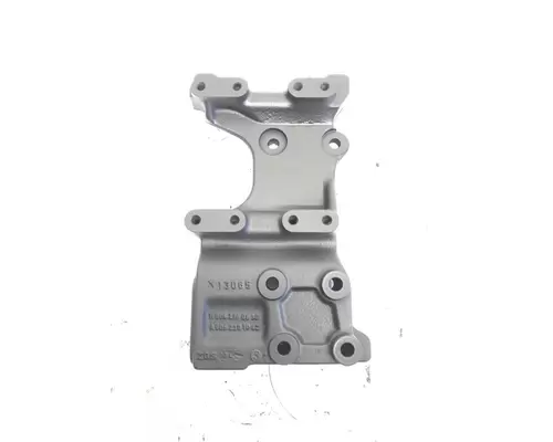 MERCEDES OM906 EGR Engine Bracket