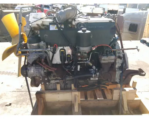 MERCEDES OM906-LA-MBE906 EPA 04 ENGINE ASSEMBLY