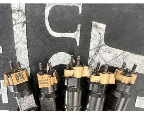 MERCEDES OM926 Fuel Injector