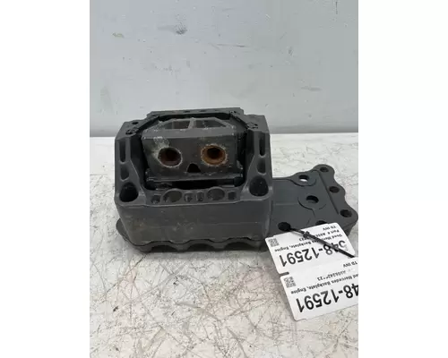 MERCEDES  Engine Mounts