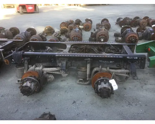 MERITOR-ROCKWELL MD2014XR247 MATCHED SET REARS