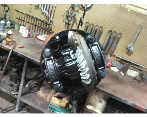 MERITOR-ROCKWELL MD2014XR285 DIFFERENTIAL ASSEMBLY FRONT REAR