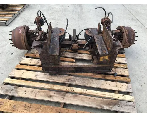 MERITOR 4900 Tag Axle