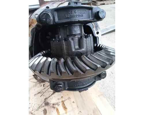 MERITOR CASCADIA Cutoff Assembly (Complete With Axles)