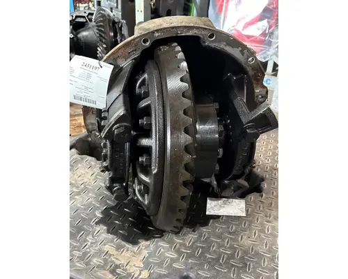 MERITOR Cascadia Cutoff Assembly (Complete With Axles)