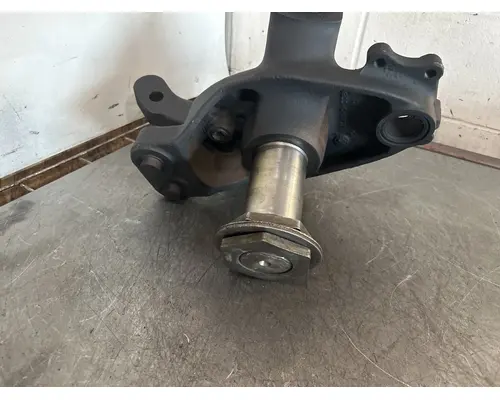 MERITOR FF981 Spindle  Knuckle, Front