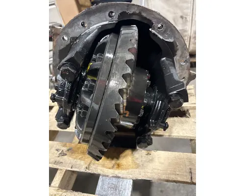 MERITOR FL70 Cutoff Assembly (Complete With Axles)