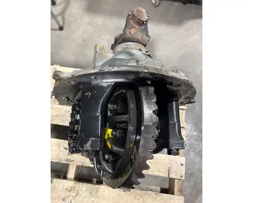 MERITOR FL70 Cutoff Assembly (Complete With Axles)