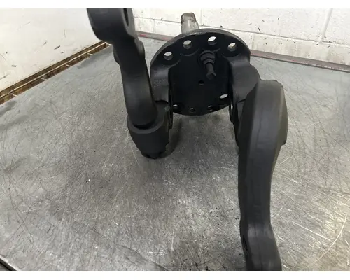 MERITOR MFS12143ANN157 Spindle  Knuckle, Front