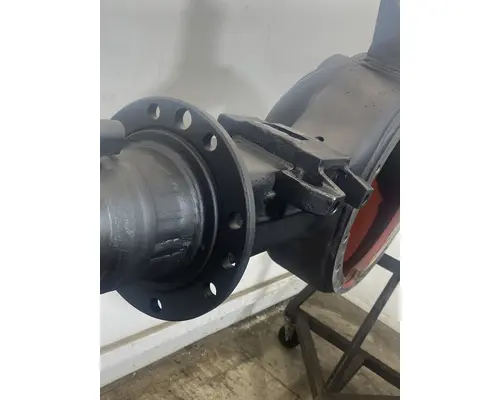 MERITOR RD-23-160 Axle Housing (Rear)
