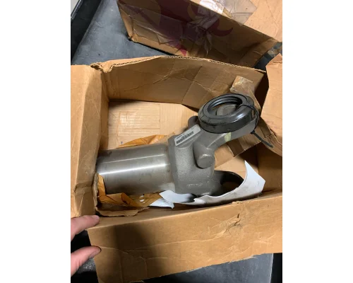 MERITOR RPL25 YOKE