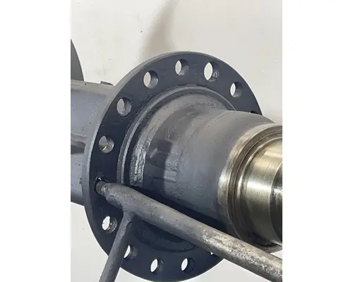 MERITOR RS-23-160 Axle Housing (Rear)