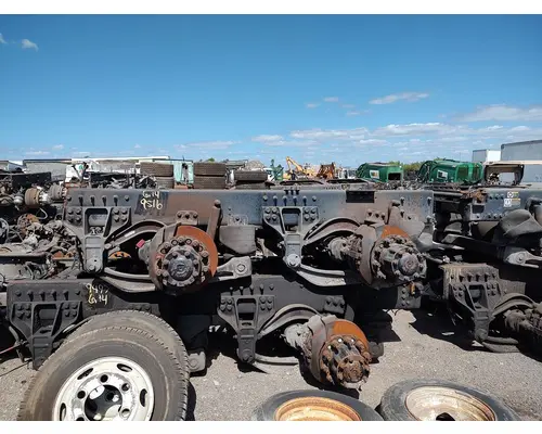 MERITOR RT46-160 Cutoff Assembly with Axles