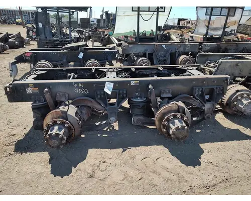 MERITOR RT46-160 Cutoff Assembly with Axles