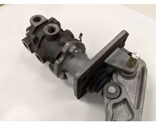 MERITOR  Brake  Clutch Pedal Box