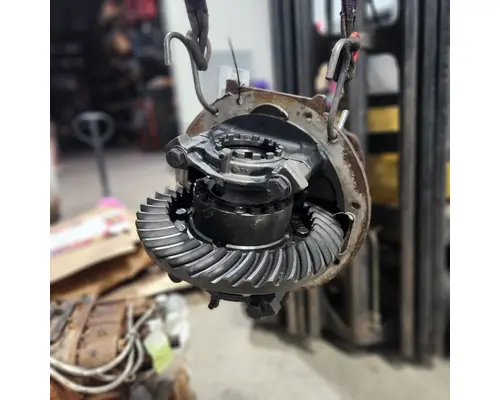 MERITOR  Cutoff Assembly (Complete With Axles)