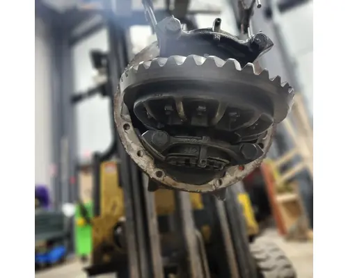 MERITOR  Cutoff Assembly (Complete With Axles)