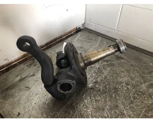 MERITOR  Spindle  Knuckle, Front