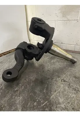 MERITOR  Spindle / Knuckle, Front