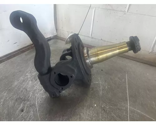 MERITOR  Spindle  Knuckle, Front