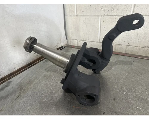 MERITOR  Spindle  Knuckle, Front