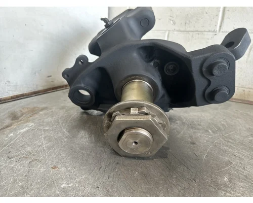 MERITOR  Spindle  Knuckle, Front
