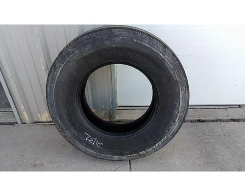 MICHELIN 11R22.5 TIRE