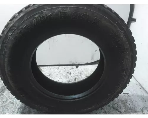 MICHELIN 275/70R22.5 TIRE