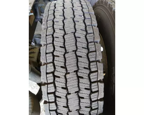 MICHELIN 275/80R22.5 TIRE