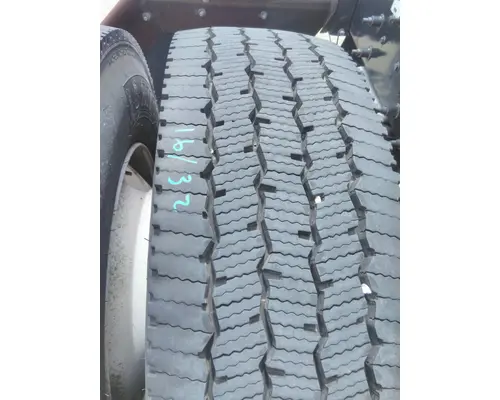 MICHELIN 275/80R22.5 TIRE