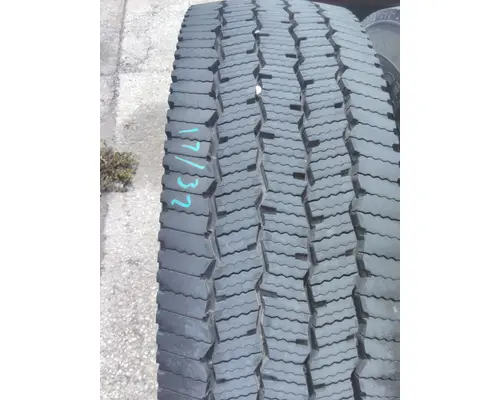 MICHELIN 275/80R22.5 TIRE